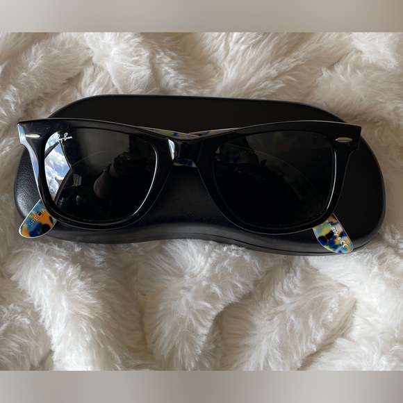 Ray-ban Wayfarer Sunglasses. Pre-loved. - Picture 7 of 14